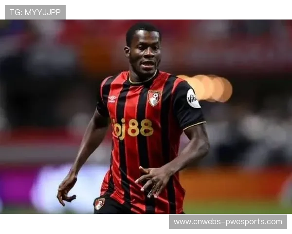 布伦特福德边锋沙德蹬踏犯规直红离场,球队十人应战 布伦特福德边锋沙德蹬踏犯规直红离场,球队十人应战